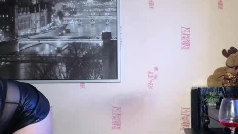 Snapshot of clever_sexy chatting on 12.13.25 Clever Sexy online show from 12.13.25