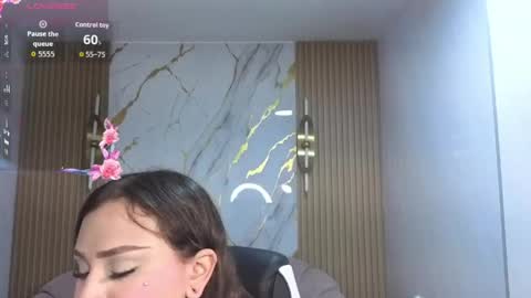 Snapshot of clhoe_b chatting on 05.16.26 Clhoe online show from 05.16.26