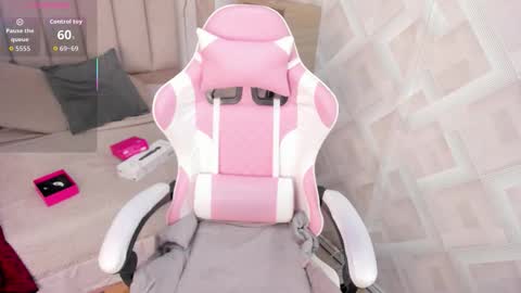 clhoe_johnson_ online show from 01.06.26