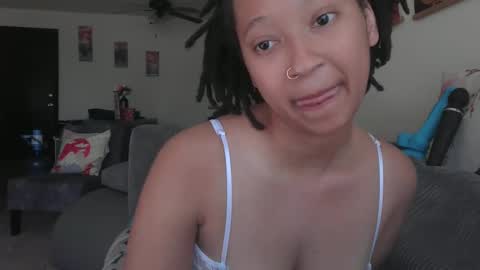 Snapshot of clioenchants chatting on 03.10.25 High Queen Clio online show from 03.10.25