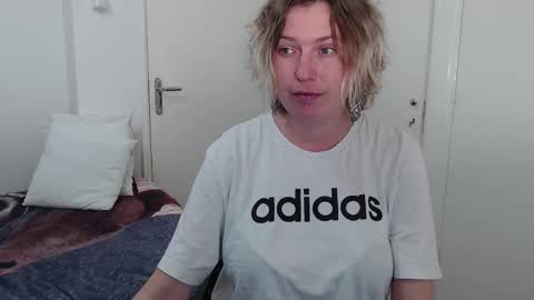 Snapshot of clittytastic chatting on 02.05.26 Syl online show from 02.05.26