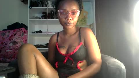 Snapshot of clittyxcandy chatting on 02.26.25 clittyxcandy online show from 02.26.25