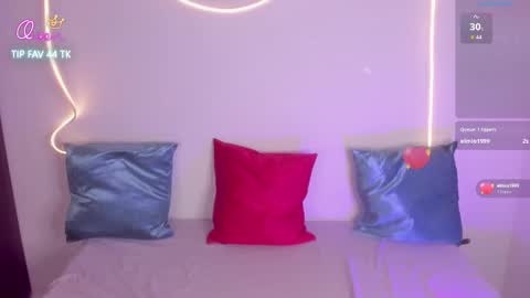 Snapshot of cloe_25 chatting on 02.10.26 cloe_25 online show from 02.10.26