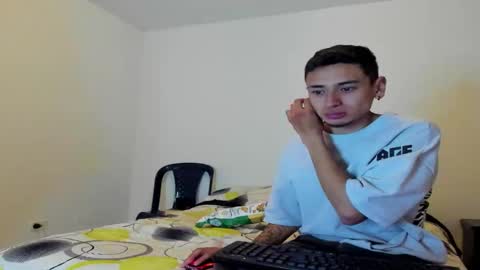 Snapshot of cloe_and_taylor chatting on 02.24.26 Cloe and Taylor online show from 02.24.26