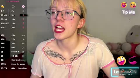  CLOE  online show from 10.27.25