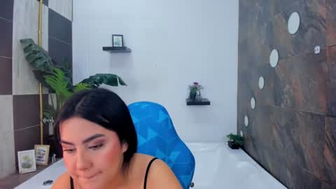 Snapshot of cloe_hanson chatting on 07.30.26 CLOE online show from 07.30.26