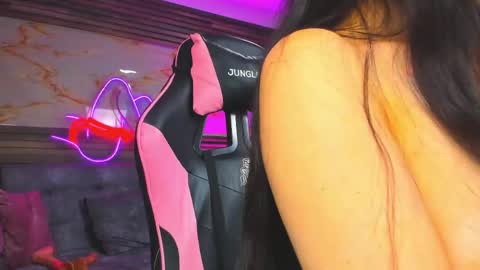 Snapshot of cloe_roouse chatting on 05.20.26 Cloe online show from 05.20.26
