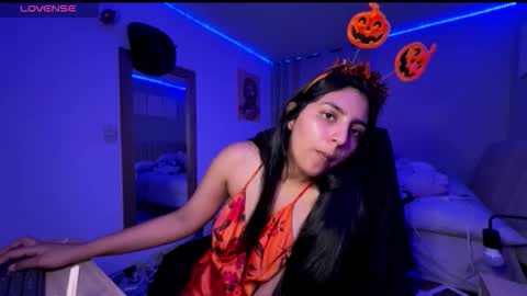 cloe small online show from 10.19.25