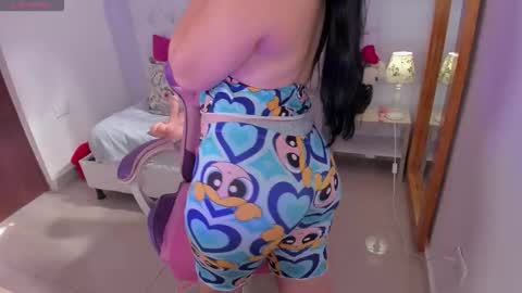 Snapshot of cloe_weiss chatting on 11.16.25 Cloe Weiss online show from 11.16.25