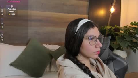 cloee20_ online show from 02.03.26