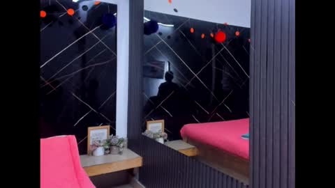 CLOE online show from 11.13.25