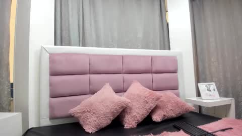 Snapshot of cloeh_morgan chatting on 10.29.25 Cloeh  online show from 10.29.25