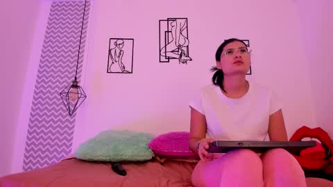 cloe online show from 10.25.25