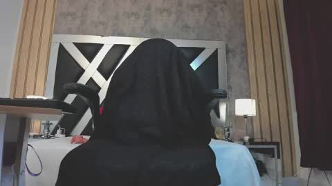 lady cloe person online show from 05.05.26