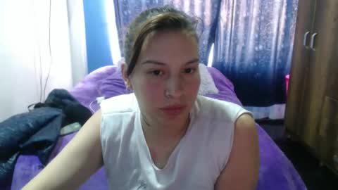 Snapshot of cloepussy chatting on 09.30.25 cloepussy online show from 09.30.25