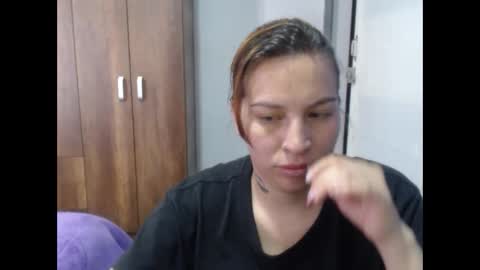 Snapshot of cloepussy chatting on 11.13.25 cloepussy online show from 11.13.25