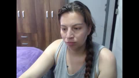 Snapshot of cloepussy chatting on 11.19.25 cloepussy online show from 11.19.25