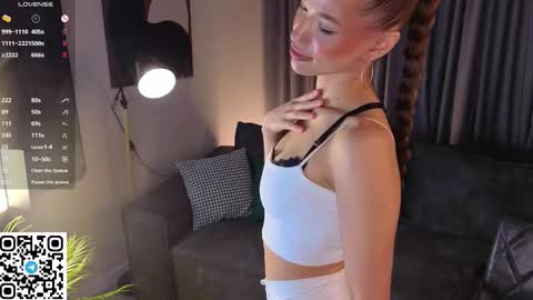 Snapshot of clotildemoellers chatting on 01.17.26 Eva online show from 01.17.26