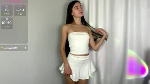 Snapshot of cloudbae chatting on 10.01.25 Kelly online show from 10.01.25