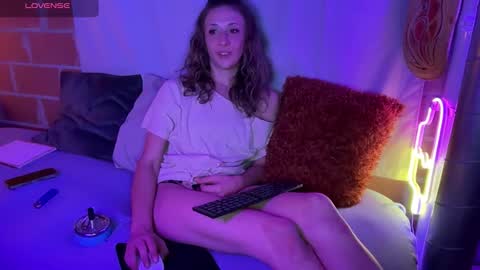 CloudEevee online show from 09.10.25