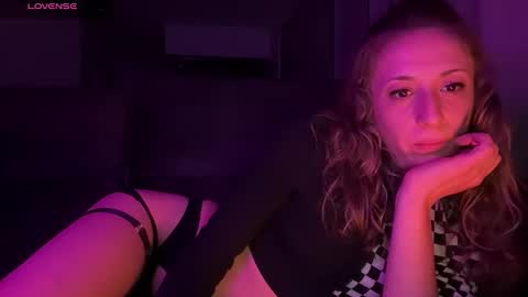 CloudEevee online show from 09.16.25