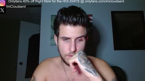 Snapshot of cloudsent chatting on 10.18.25 35 videos 50 pictures ---- IGTwitter ImCloudsent online show from 10.18.25