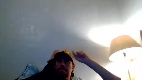 Snapshot of cloudyydayzz chatting on 02.14.26 tallhungandcloudy online show from 02.14.26