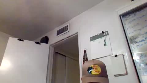 Snapshot of cloudyydayzz chatting on 03.10.26 tallhungandcloudy online show from 03.10.26