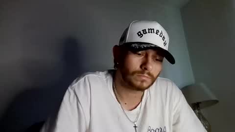 Snapshot of cloudyydayzz chatting on 04.11.26 tallhungandcloudy online show from 04.11.26