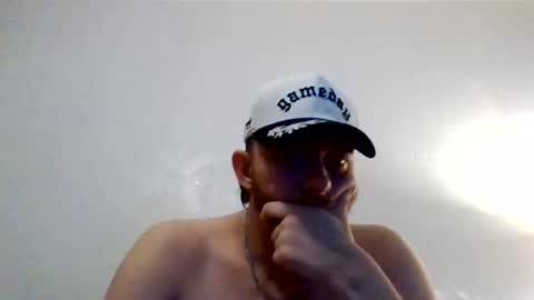 Snapshot of cloudyydayzz chatting on 04.17.26 tallhungandcloudy online show from 04.17.26