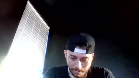 Snapshot of cloudyydayzz chatting on 05.11.26 tallhungandcloudy online show from 05.11.26