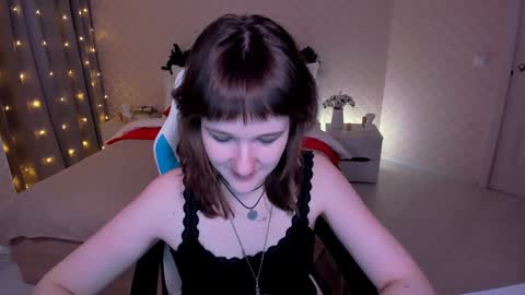 Snapshot of clover_red chatting on 12.20.24 Clover follow me online show from 12.20.24