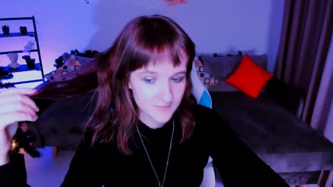 Snapshot of clover_red chatting on 01.02.25 Clover follow me online show from 01.02.25