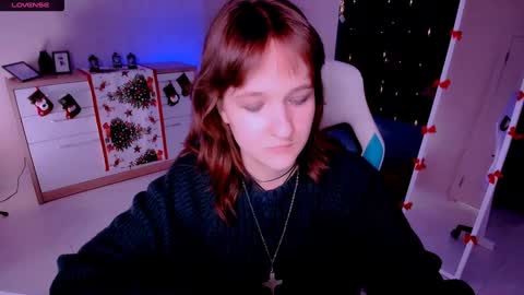 Snapshot of clover_red chatting on 01.19.25 Clover follow me online show from 01.19.25