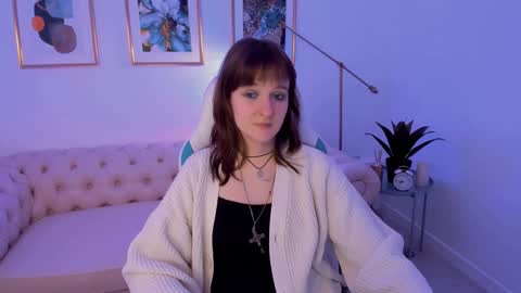 Snapshot of clover_red chatting on 01.24.25 Clover follow me online show from 01.24.25