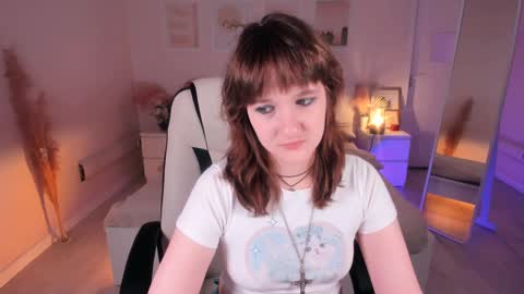 Snapshot of clover_red chatting on 01.26.25 Clover follow me online show from 01.26.25