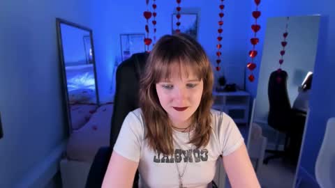 Snapshot of clover_red chatting on 02.13.25 Clover follow me online show from 02.13.25