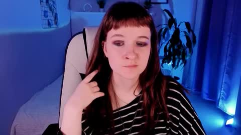 Snapshot of clover_red chatting on 09.14.25 Clover follow me online show from 09.14.25