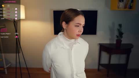 Hi everybody Im Lily Today is my first day here Lets get acquainted online show from 12.18.24