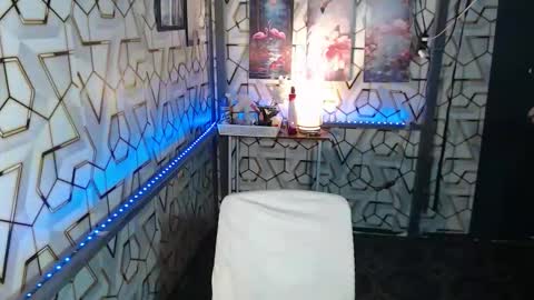 Snapshot of clyde_twinkx chatting on 10.13.25 clyde_twinkx online show from 10.13.25