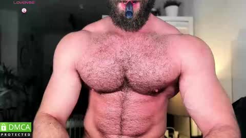 MUSCLE STUD online show from 03.04.25