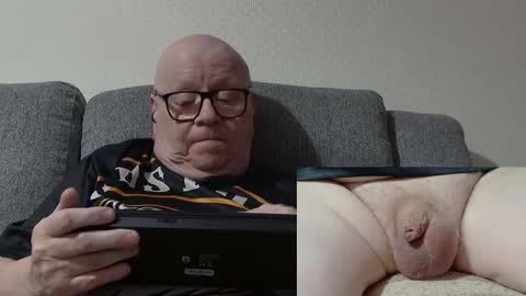 Snapshot of cockneymack51 chatting on 02.18.26 Charlie. online show from 02.18.26