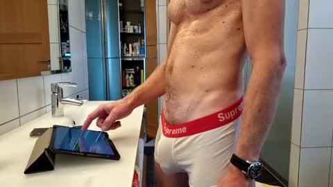 Snapshot of cockvantage chatting on 10.26.25 Cockvantage online show from 10.26.25