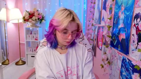 Mia online show from 11.19.25