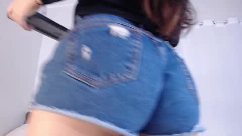 Snapshot of coconutt_oil chatting on 03.03.26 coconutt_oil online show from 03.03.26