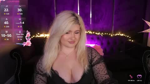 Snapshot of cocosecretss chatting on 05.13.26 onlyfans amyleyy online show from 05.13.26