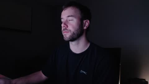 Snapshot of coffeelounge chatting on 01.08.25 c o f f e e l o u n g e online show from 01.08.25