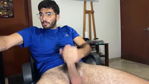 Snapshot of cogito3rgocum chatting on 12.30.24 danhung online show from 12.30.24