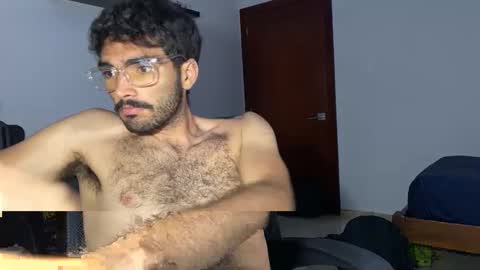 Snapshot of cogito3rgocum chatting on 10.04.25 danhung online show from 10.04.25