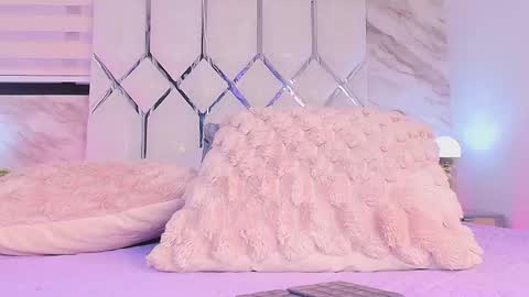 Snapshot of colett_hall chatting on 12.03.25 colett online show from 12.03.25